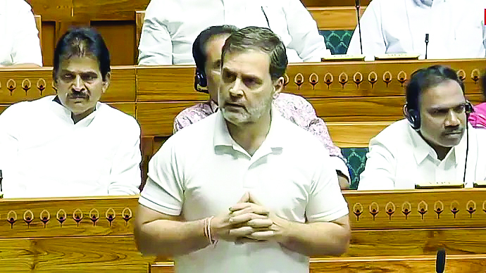 Rahul brings up issue of microphone switch-off in Lok Sabha once again