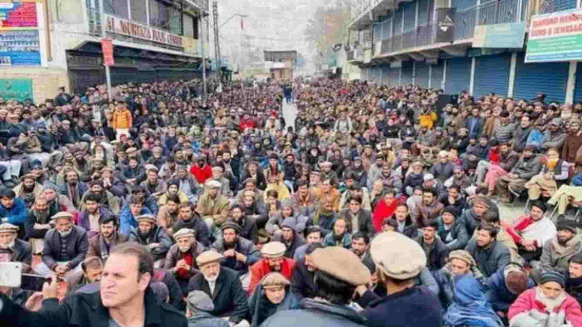 PoJK: Protesters Block Neelam Valley Road, Demand Relocation Of High Tension Tower