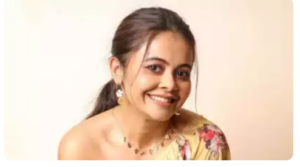 Devoleena Bhatacharjee Criticizes Vada Pav Girl; Shared Instagram Stories