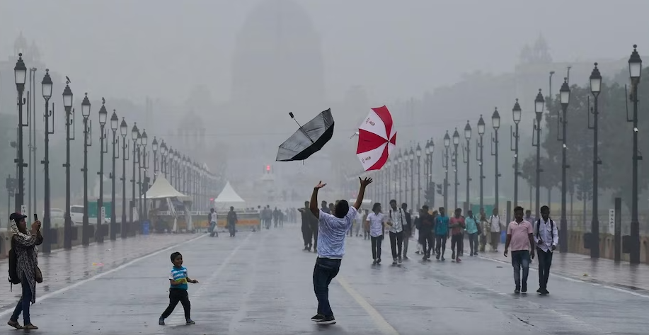 Delhi: Heavy Heatwave to Ease as IMD Forecasts Light Rain