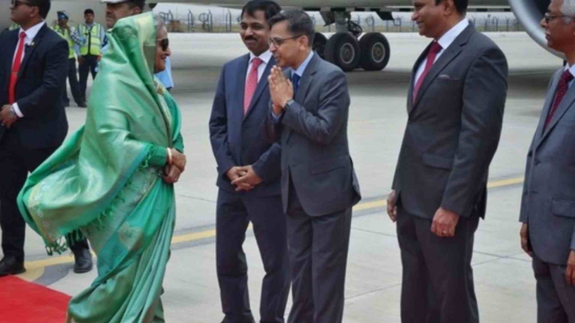 Sheikh Hasina arrives in India