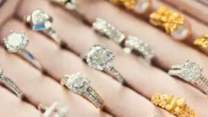 How Two Thieves Swap Diamonds In Delhi Jewelry Store Heist