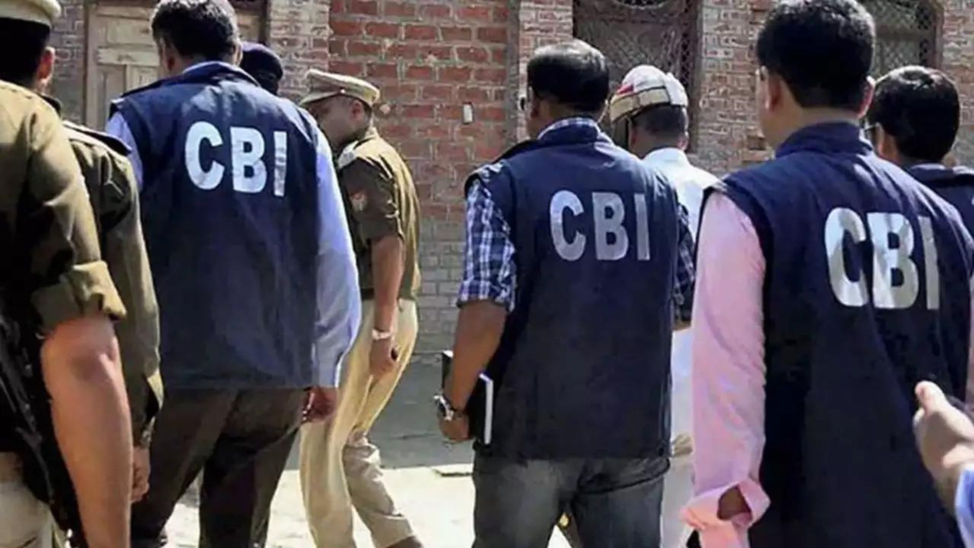 CBI Nabs Postal Inspector In Varanasi For Bribe Acceptance