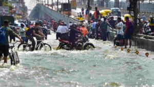 Karnataka: Heavy Downpour Results In Waterlogging Across Bengaluru