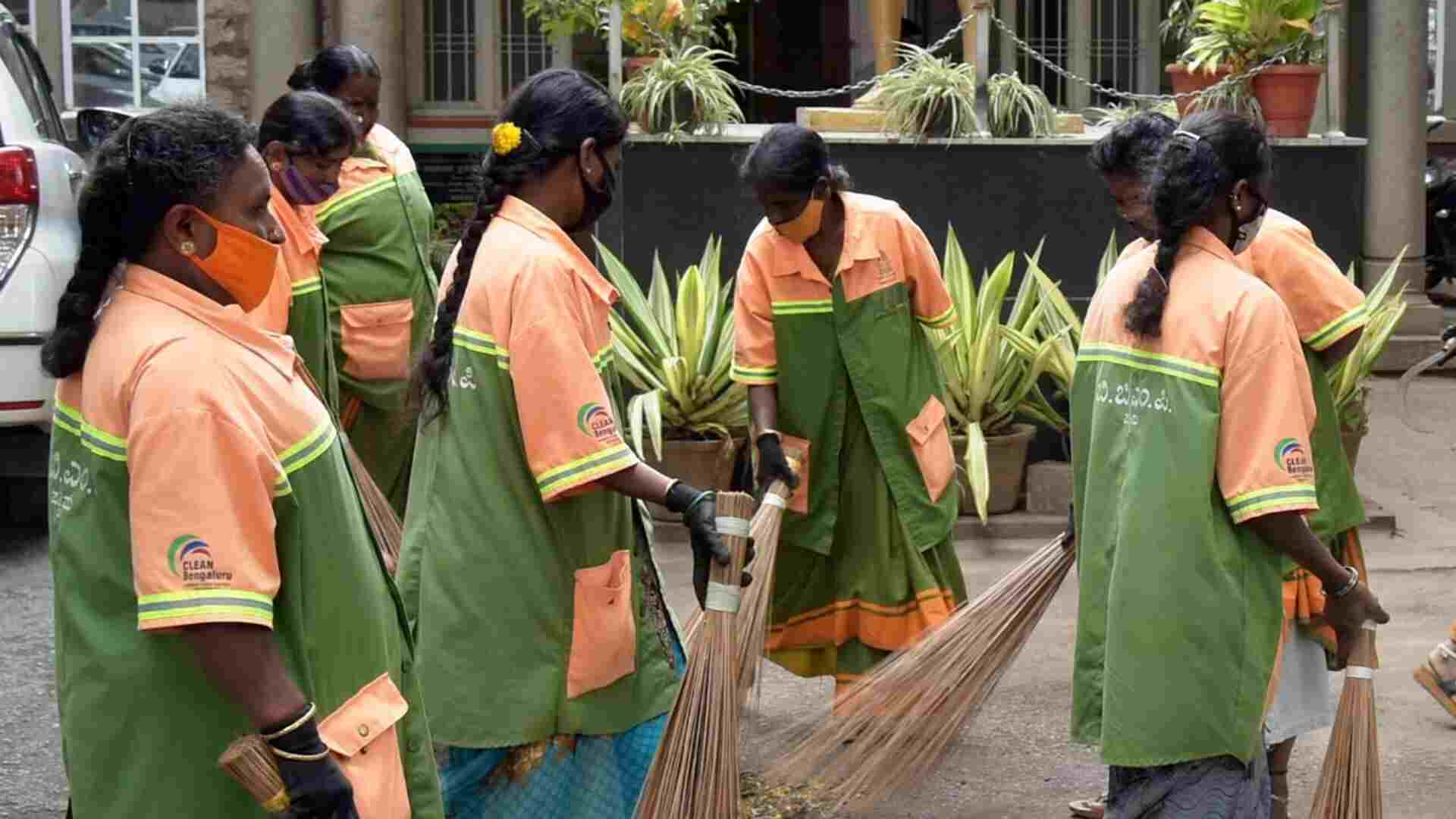 Bengaluru Municipal Workers To Receive ‘Parivar Card’ For Their Health & Well-Being