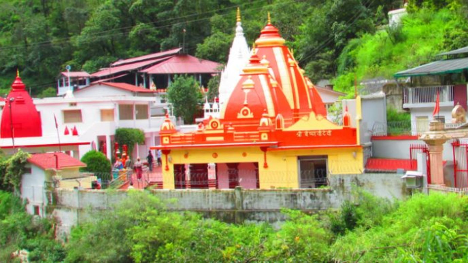 Kainchi Dham Breaks Ground with Helicopter Service for Medical Emergencies in Nainital