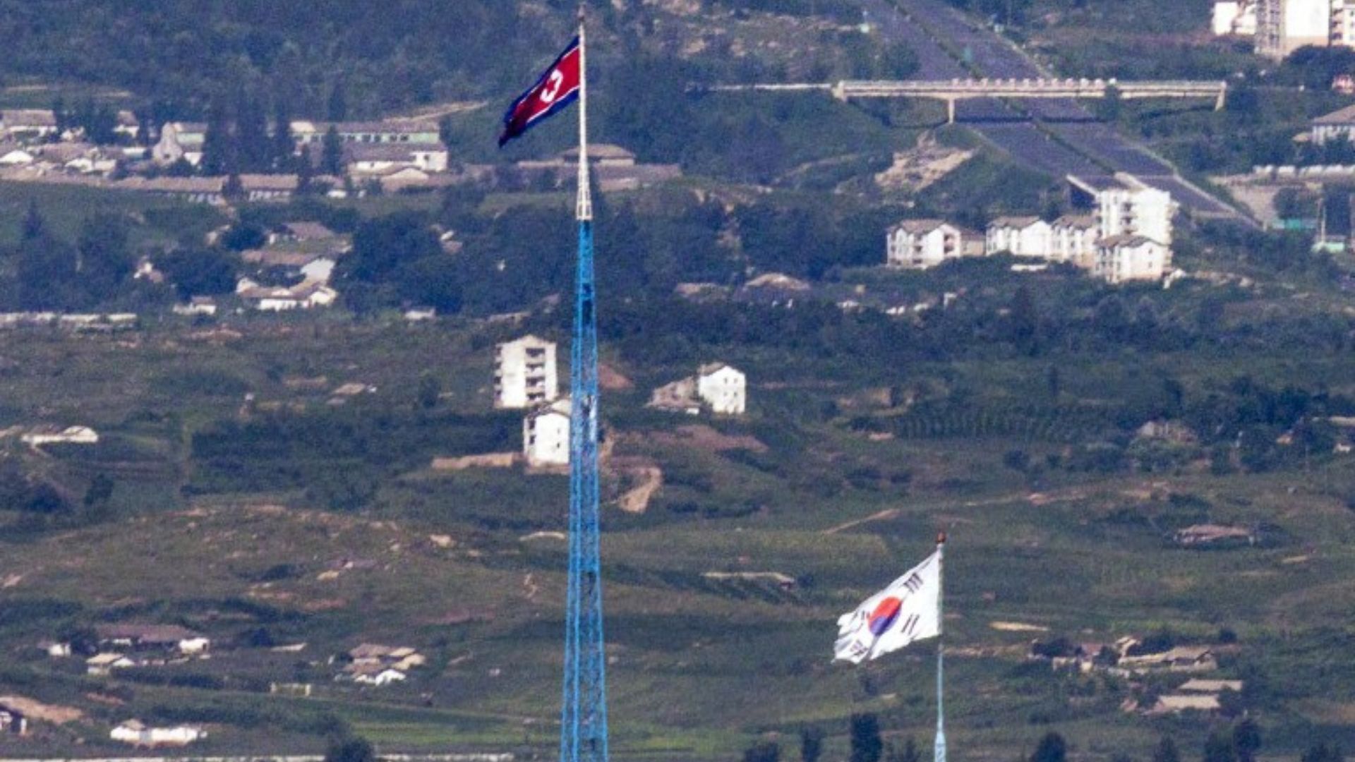 South Korea Fires Warning Shots As North Korean Troops Breach Demilitarized Zone