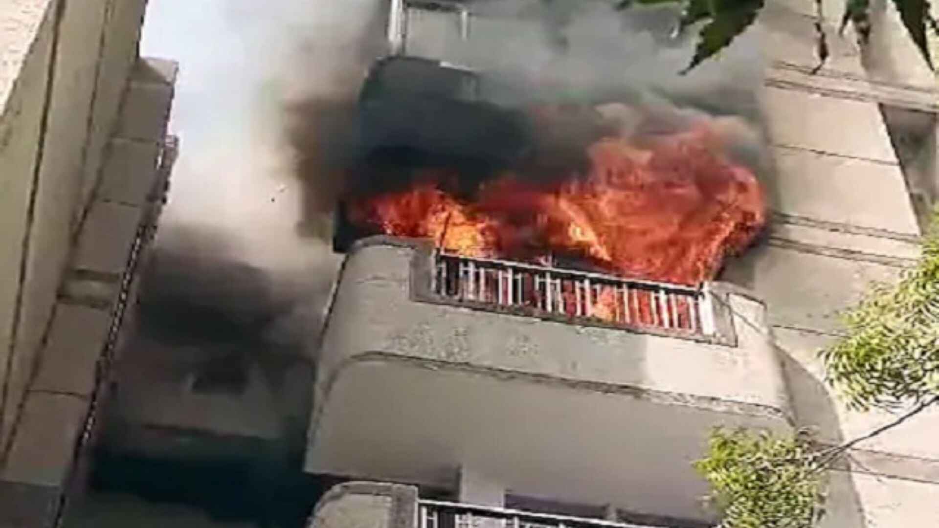 Delhi: Tragic Fire At DDA Flat Claims Life Of Woman In Seelampur