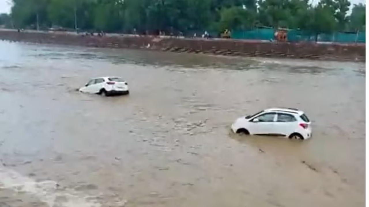 Watch: Haridwar Under Water, Vehicles Float As Heavy Rain Hits