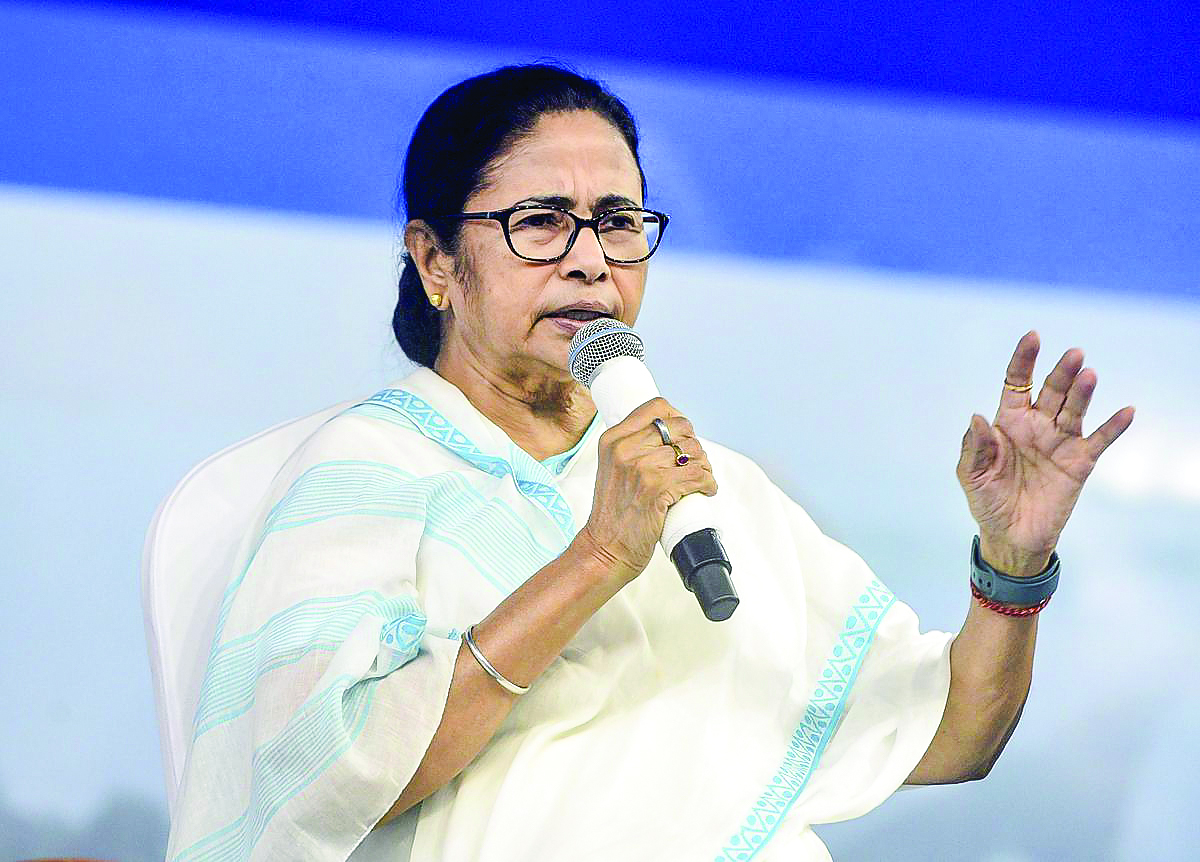 Mamata shoots off protest letter to PM on Teesta