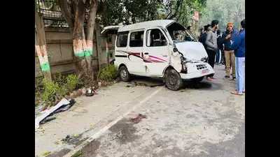 Van overturns injuring school children