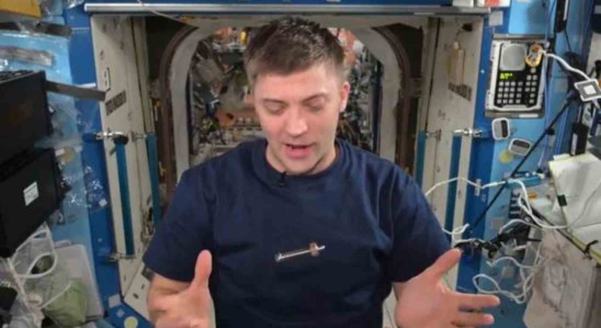 Astronaut Turns Nut and Bolt into a Fidget Spinner on ISS