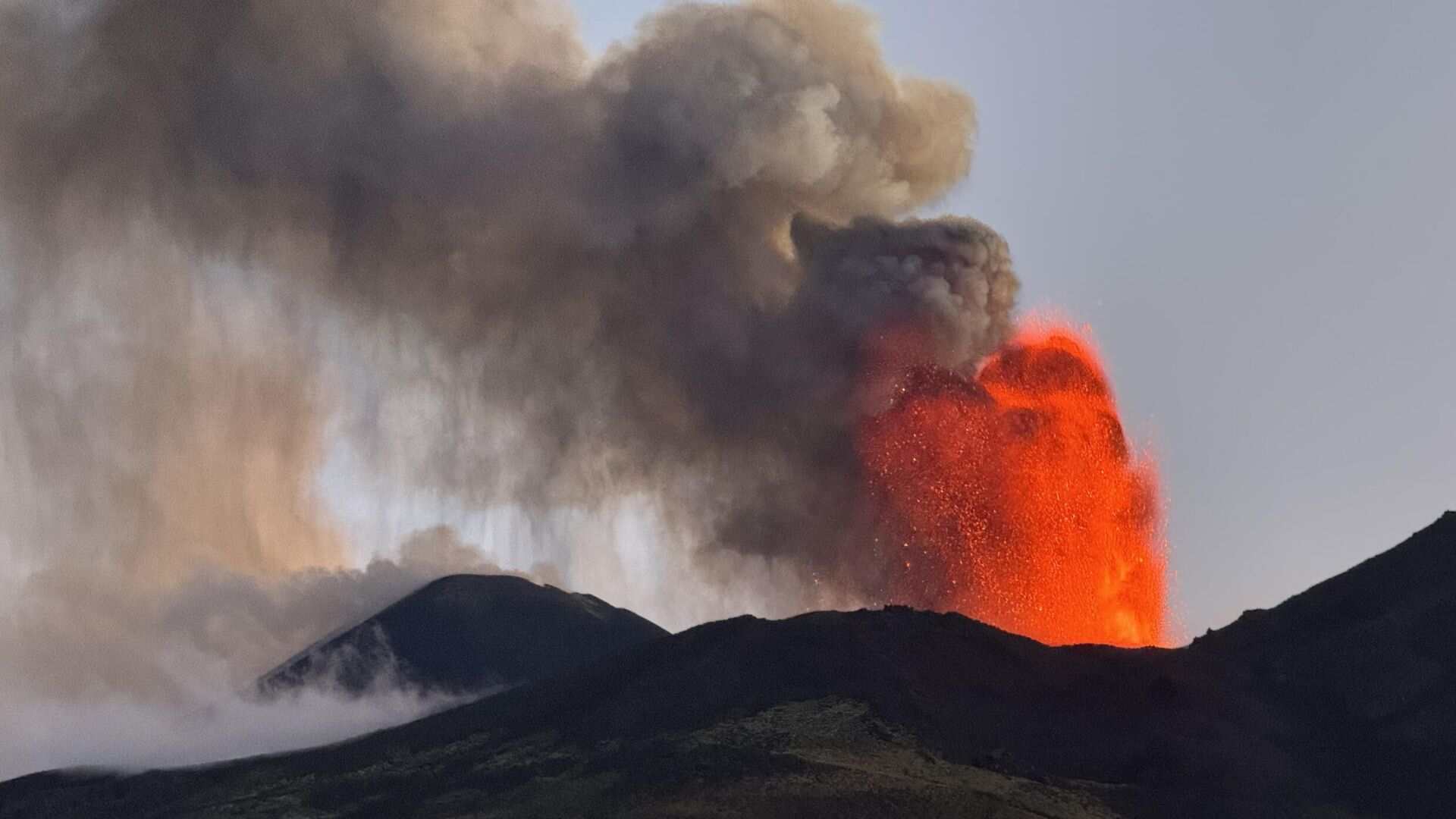 Flights Halted At Italy Catania Airport Due To Mount Etna Eruption