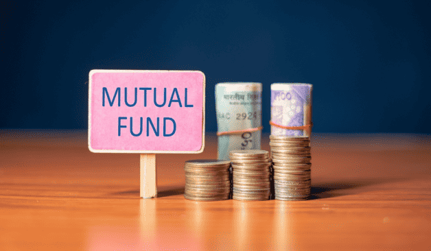 IDCW vs. Growth Options in Mutual Funds – Choosing the Right Path for Your Investments