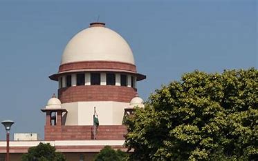 SC Issues Notices on Bengal, Kerala Pleas Against Governors Over Pending Bills