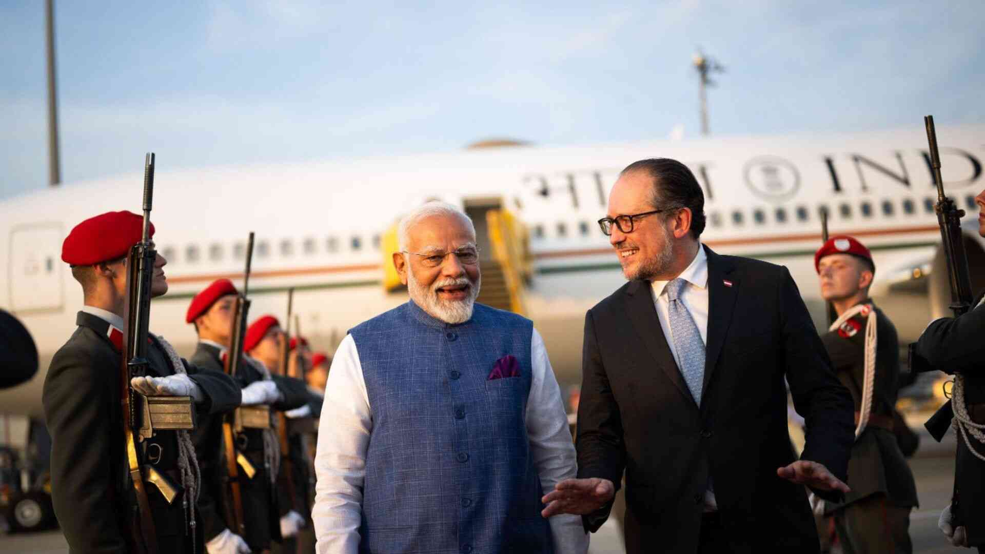 PM Modi welcomed by Austrian Foreign Minister Alexander Schallenberg (Photo/X@a_schallenberg)