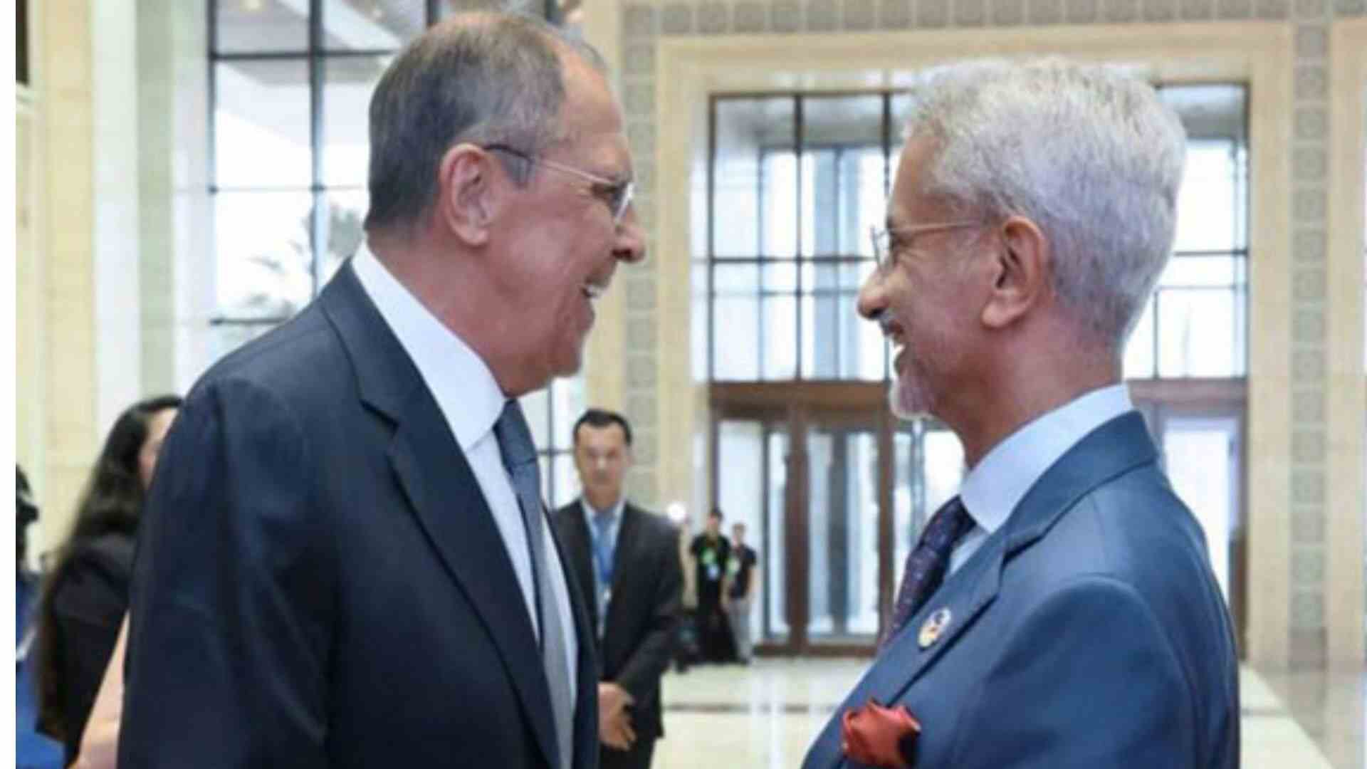 ASEAN Meeting: EAM S Jaishankar Meets Russian Counterpart Sergei Lavrov In Laos