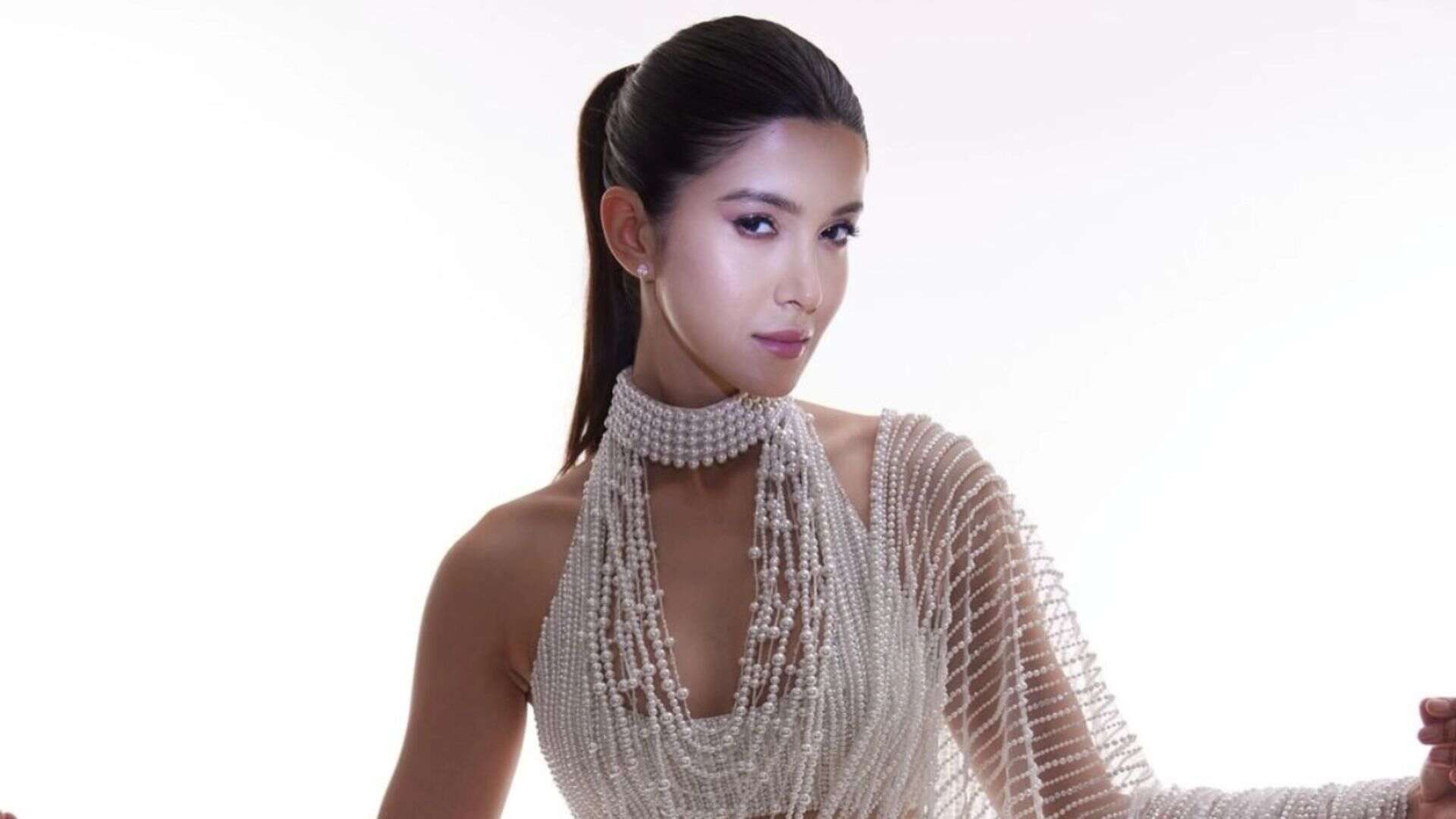 Shanaya Kapoor Dons Manish Malhotra Designed 100,000 White Pearl Studded Saree See Post
