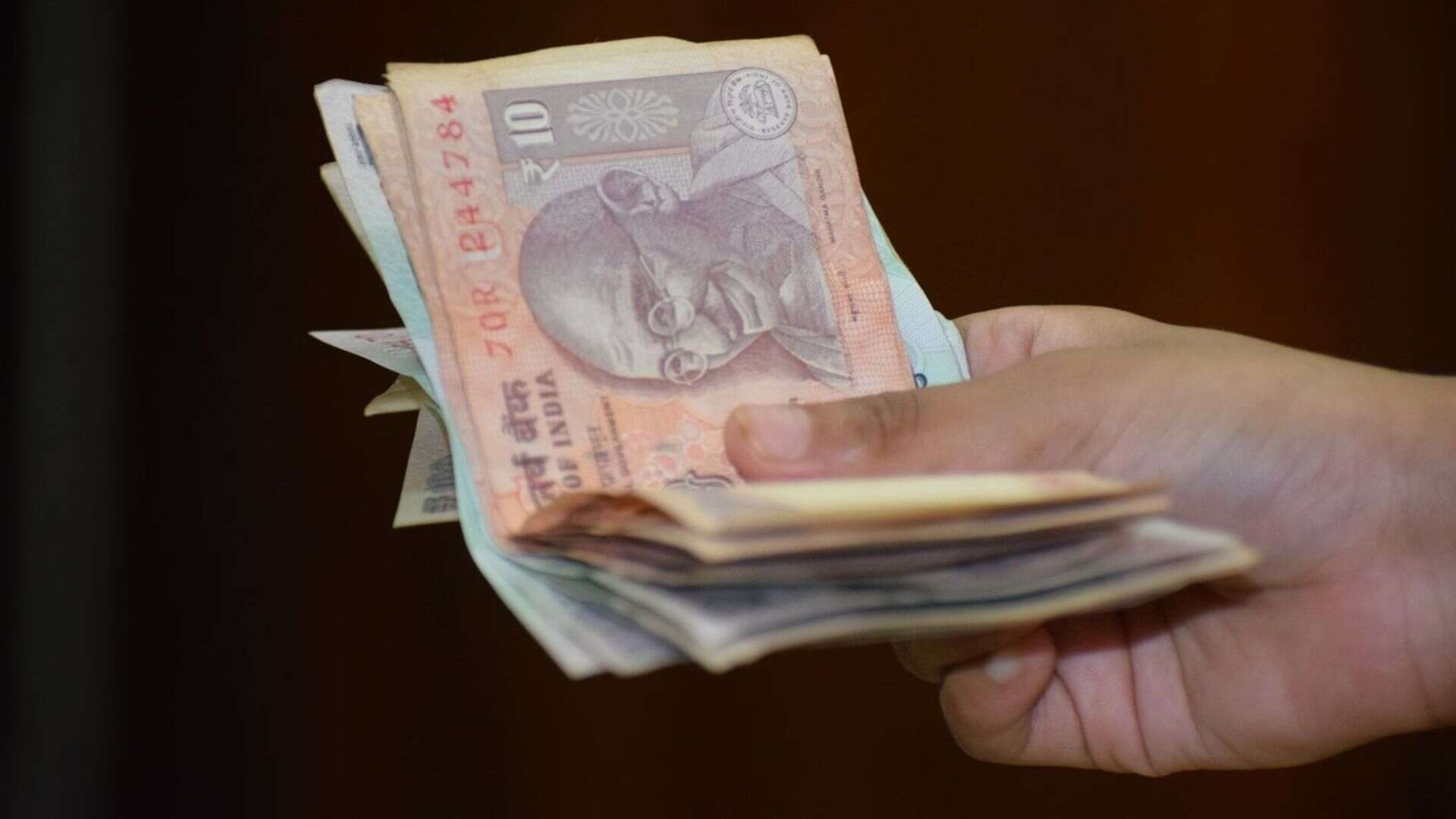 Thief Leaves Rs. 20 Note To Owners After Finding Nothing To Steal At Telangana Hotel