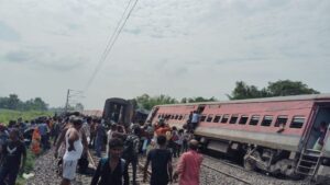 Passenger Describes ‘Narrow Escape’ Beside 4 Derailed Coaches