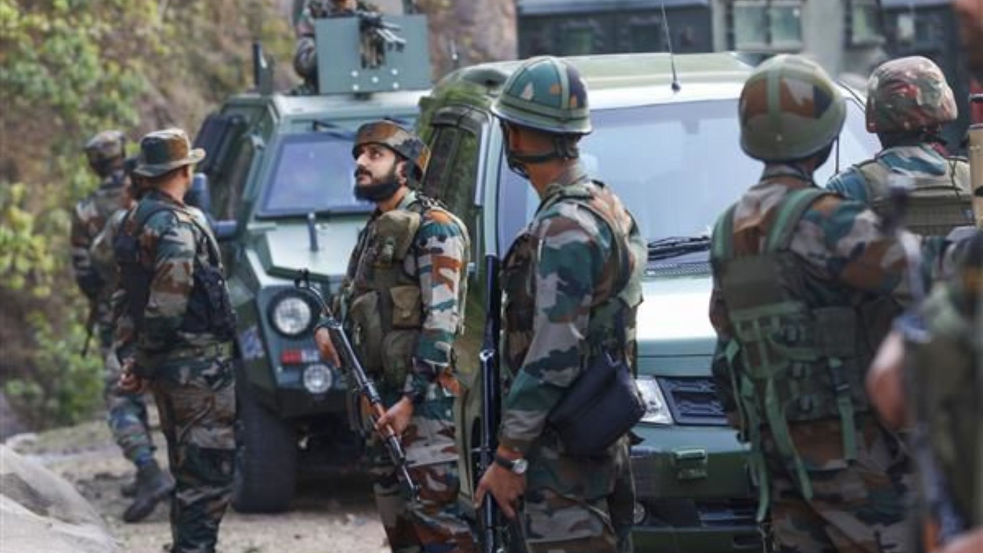 One Pakistani Intruder Killed, One Indian Soldier Martyred In Intense Fire Exchange