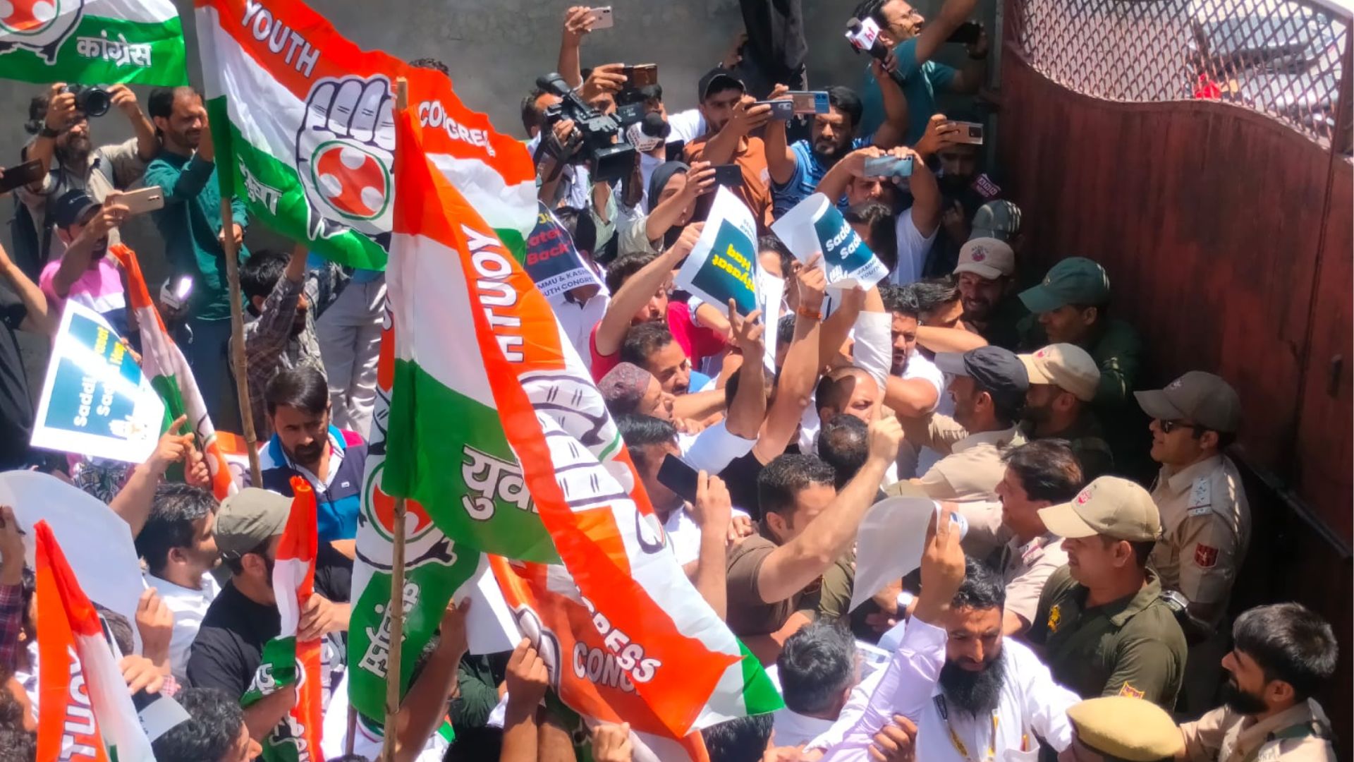 ‘Current Setup Undermines Democracy’ Youth Congress Claims Amid Protests in Srinagar