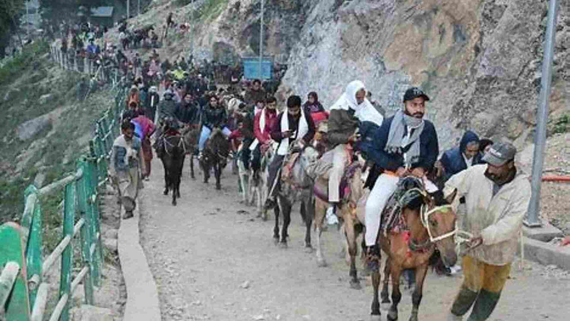 Jammu and Kashmir: New Batch of Pilgrims Sets Out for Amarnath Yatra with Tight Security