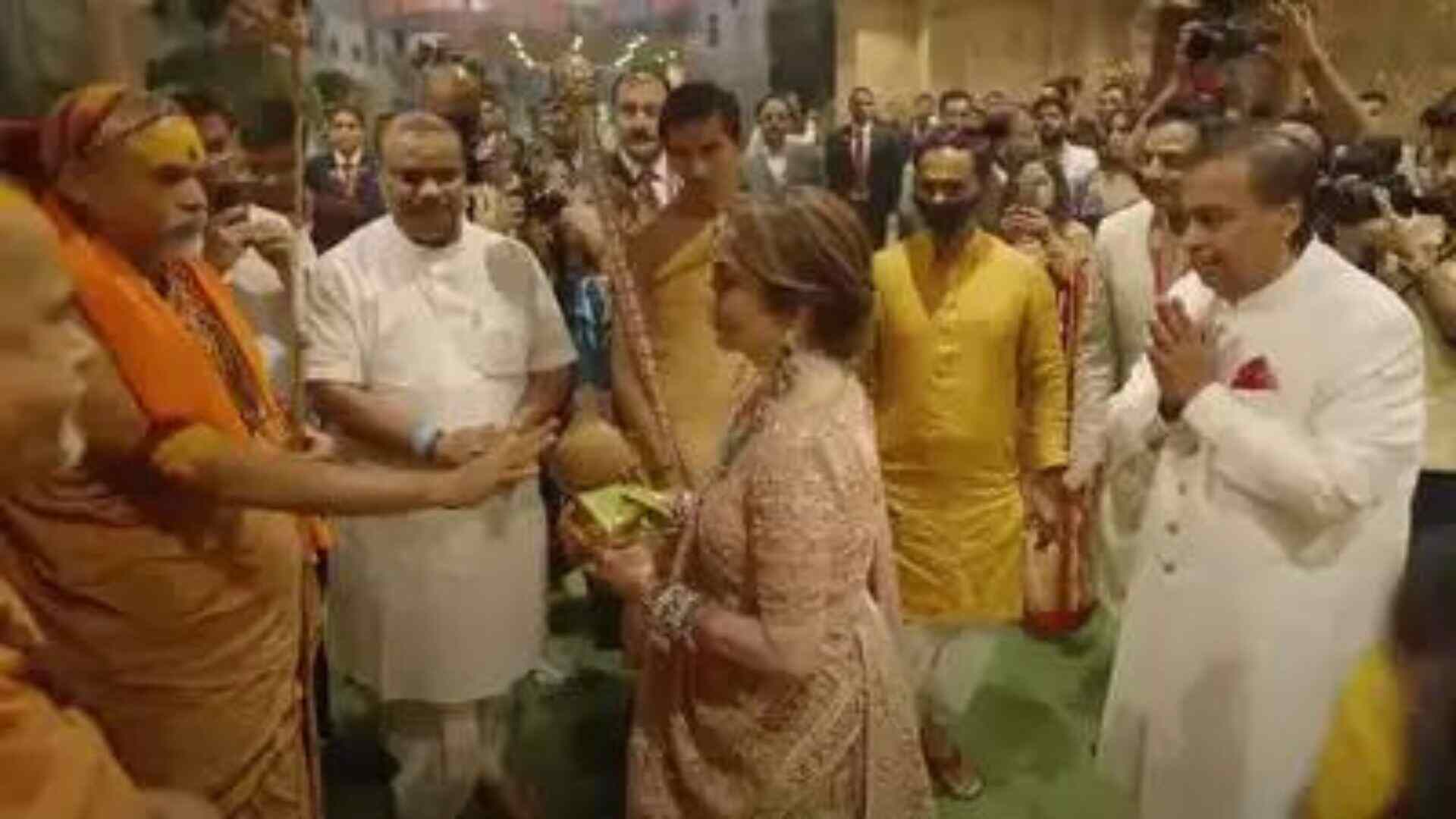 Anant-Radhika Wedding: Ambanis Pay Respect To Shankaracharyas Of Dwarka Peeth And Jyotirmath| Watch