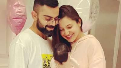WATCH: Akaay Kohli’s Debut Appearance in Papa Kohli’s Lap with Wife Anushka in London Will Make You Stop for a While