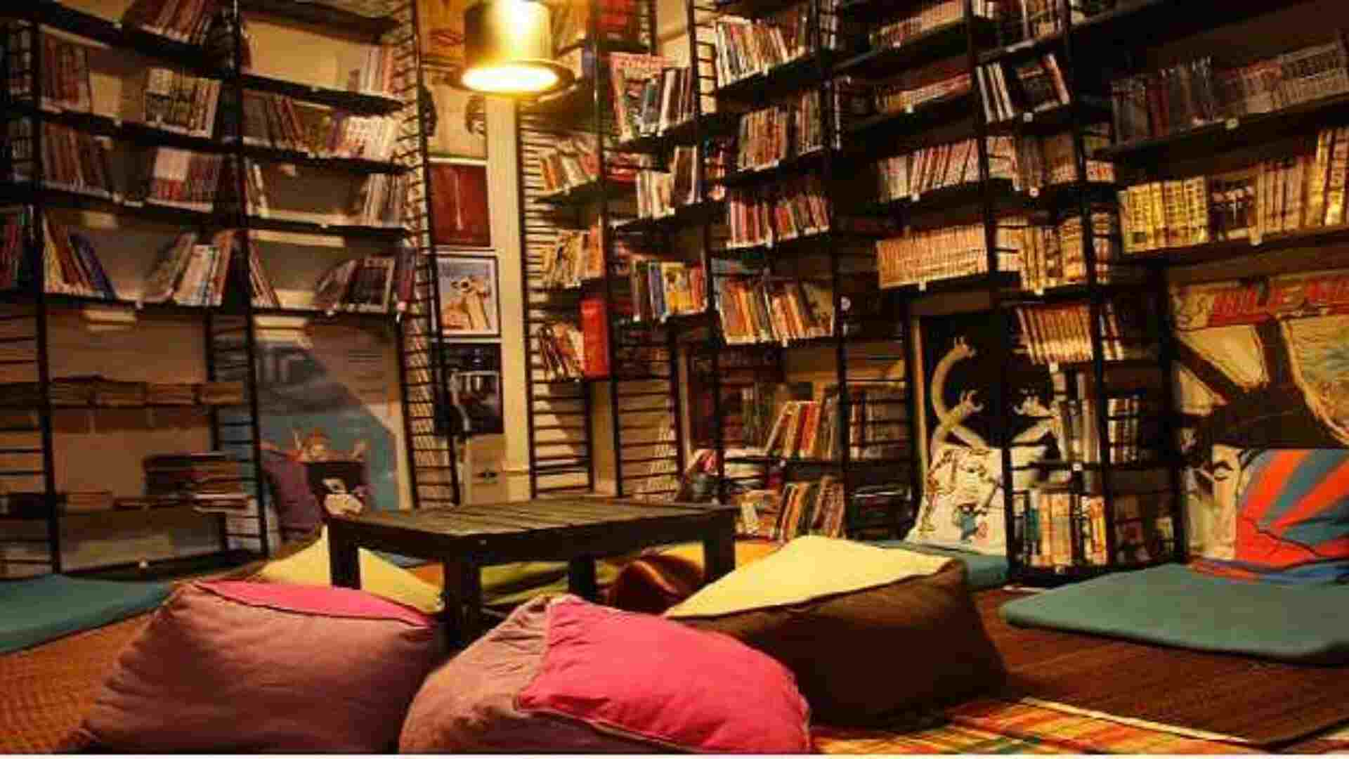 From Discounts To Discussions: Delhi Bookshops Adapt In The Digital Age