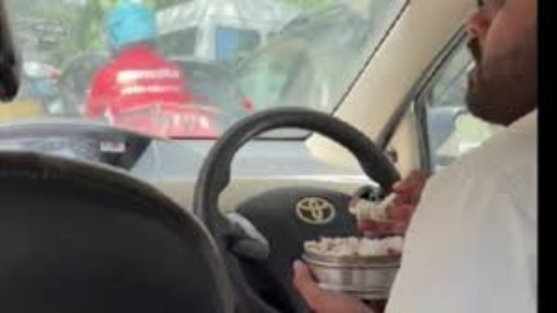 Viral Video: Bengaluru Cab Driver’s Lunch Break Illustrates City’s Traffic Frustrations