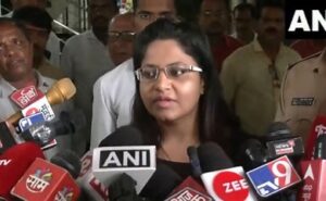 Maharashtra Halts Training for Controversial IAS Trainee Puja Khedkar