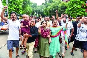 Bangladeshi tourists take out victory rally in Kolkata