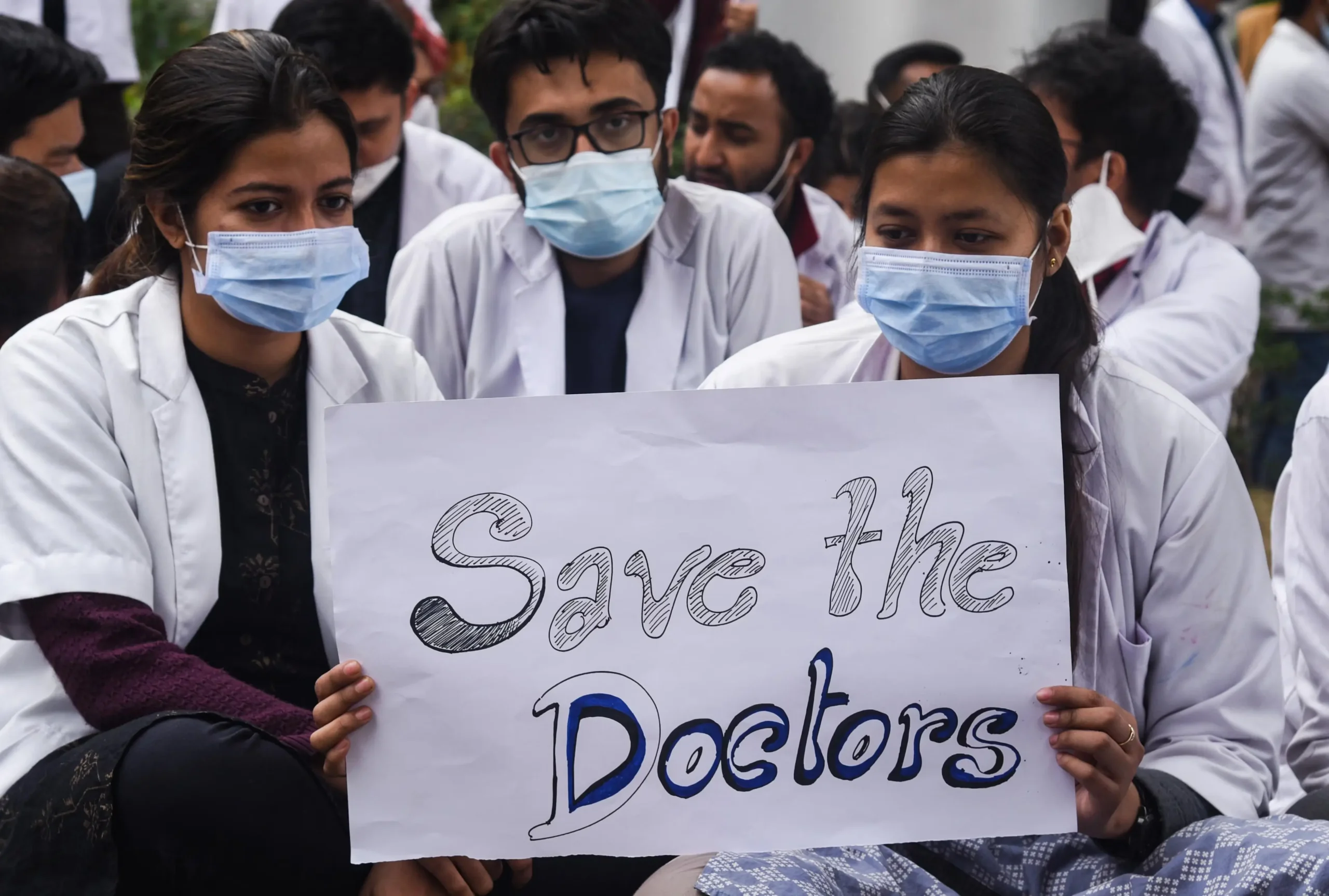 Junior Doctors in West Bengal Threaten Statewide Strike Over Demands