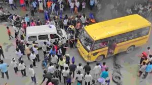 Bihar: Gopalganj Schoolchildren Caught In Bharat Bandh Chaos As Mob Attempts To Torch Their Bus | Watch