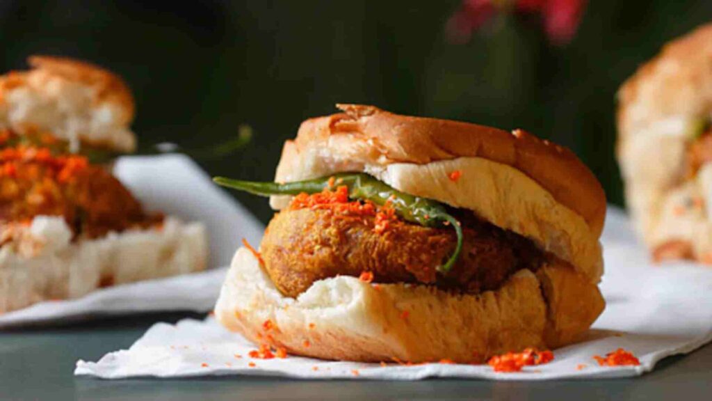 CHICKEN VADA PAV 