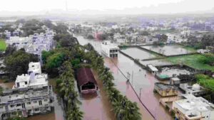 Heavy Rains Flood Low-Lying Areas in Gujarat, IMD Issues Red Alert