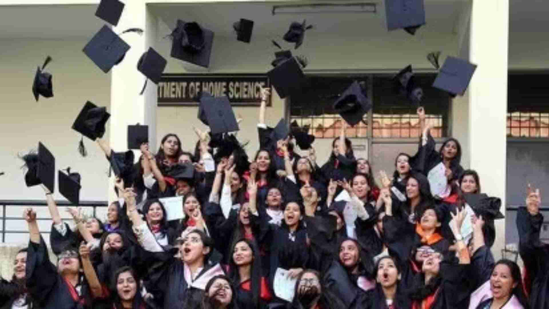 ‘No Black Robe, Cap’ Institutes To Adopt Indian Dress Code For Convocations, Says Health Ministry