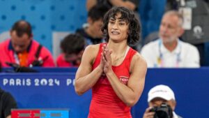 Cong gives adjournment notice in LS; demands withdrawal of Mandivya’s statement on Phogat