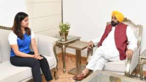 Olympic Medal Winner Manu Bhaker Calls on CM