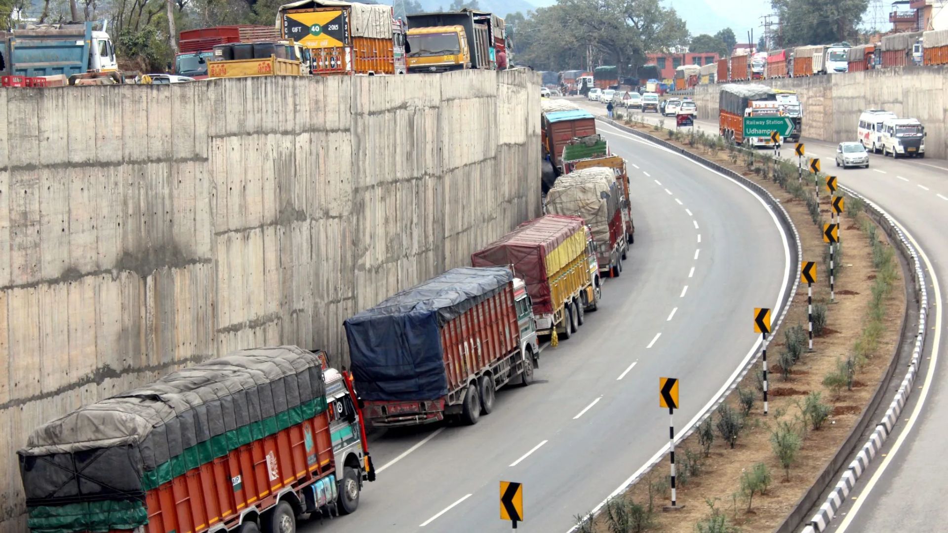 Traffic Restored on Jammu-Srinagar Highway After Mudslide