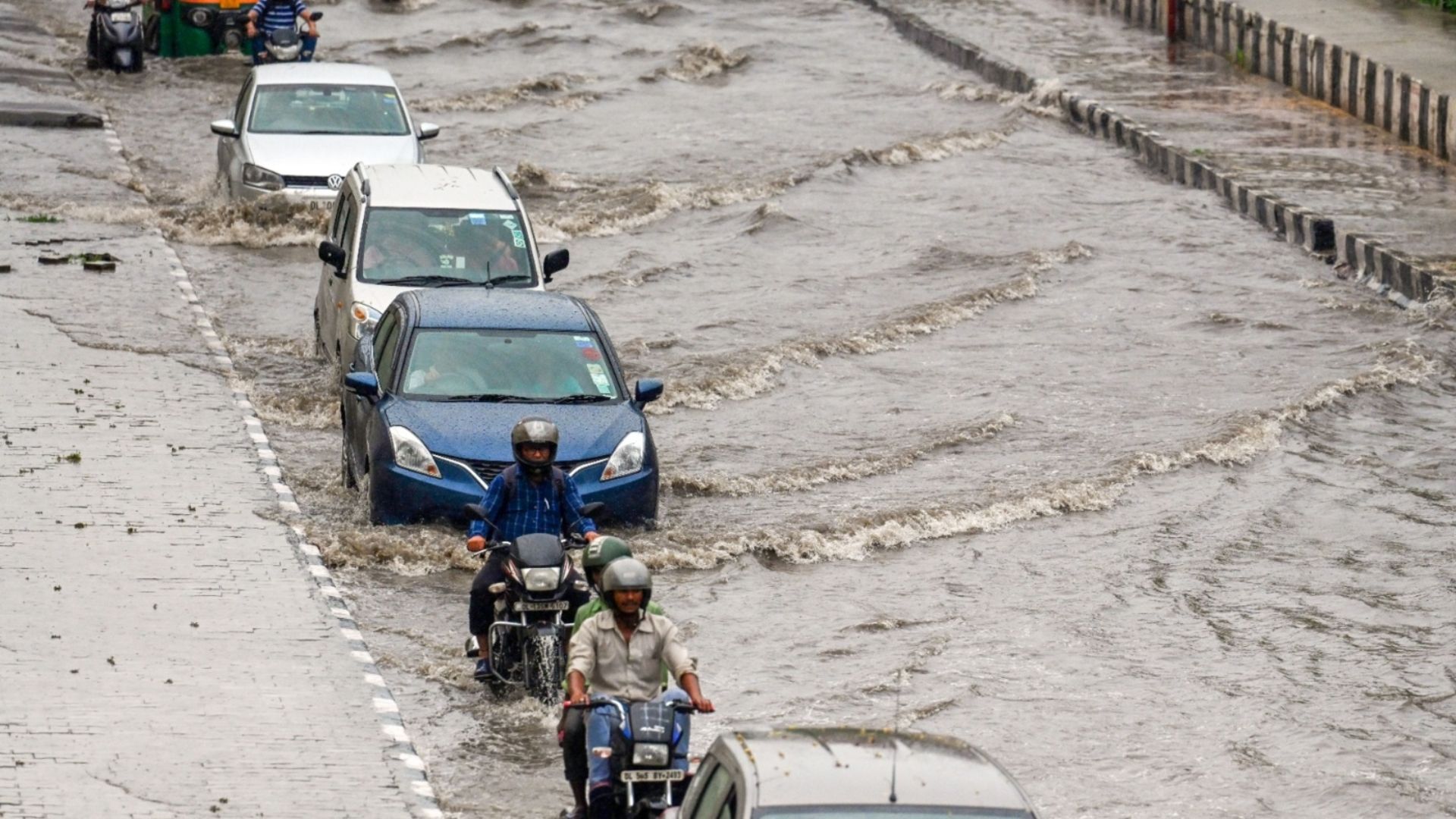 Delhi Faces Waterlogging After Fresh Spells of Rain