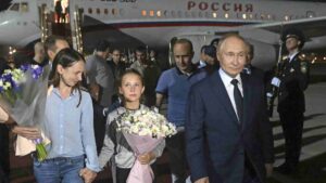 Watch: Vladimir Putin Greets Kids of Released Sleeper Agents In Spanish—They Find Out They’re Russian On Flight