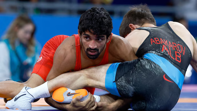 Paris Olympics 2024: Wrestler Aman Sehrawat Cruises Past Albania’s Abakarov to Reach Men’s 57Kg Semi Final