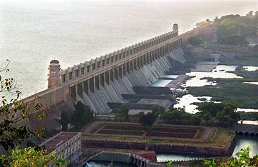 Tungabhadra Dam Gate Failure Raises Flood Risk In Karnataka, Andhra