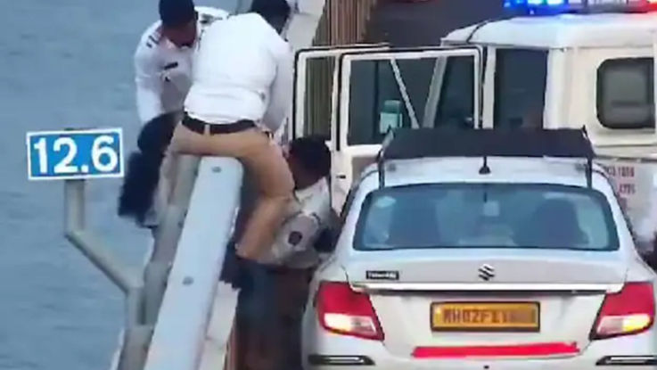 Watch: Mumbai Woman Saved by Cab Driver, Cops in Dramatic Atal Setu Rescue Attempt