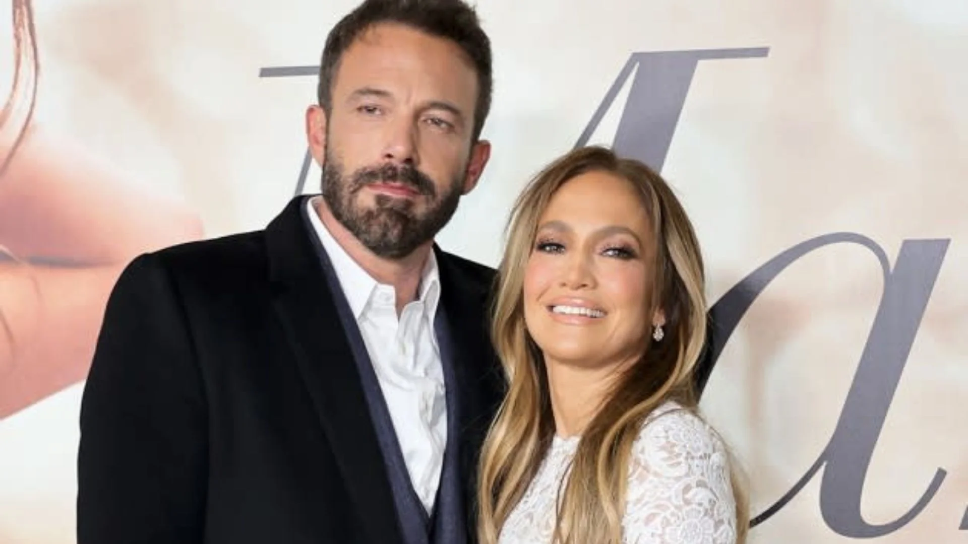 Jennifer Lopez Partying Hard, Cheering Up With Friends After Ben Affleck Split