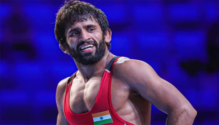 Bajrang Punia Extends His Support for Vinesh Phogat, Says “Those Who Are Trolling…”