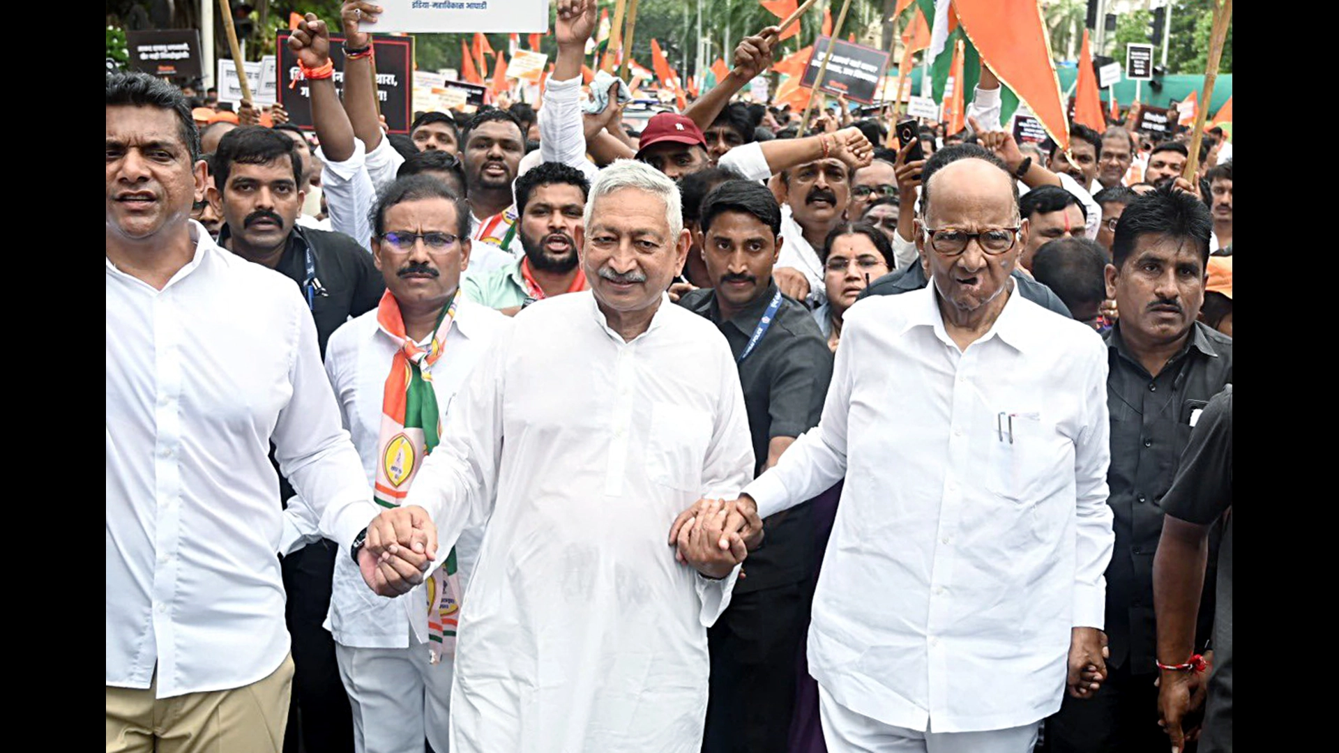 Sharad Pawar during MVA's Jodo Maro protest march over the Chhatrapati Shivaji Maharaj's statue collapse incident, in Mumbai on Sunday. ANI