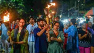 Kolkata Rape-Murder Case: Doctors Hold Torch Rally Ahead of SC Hearing Today